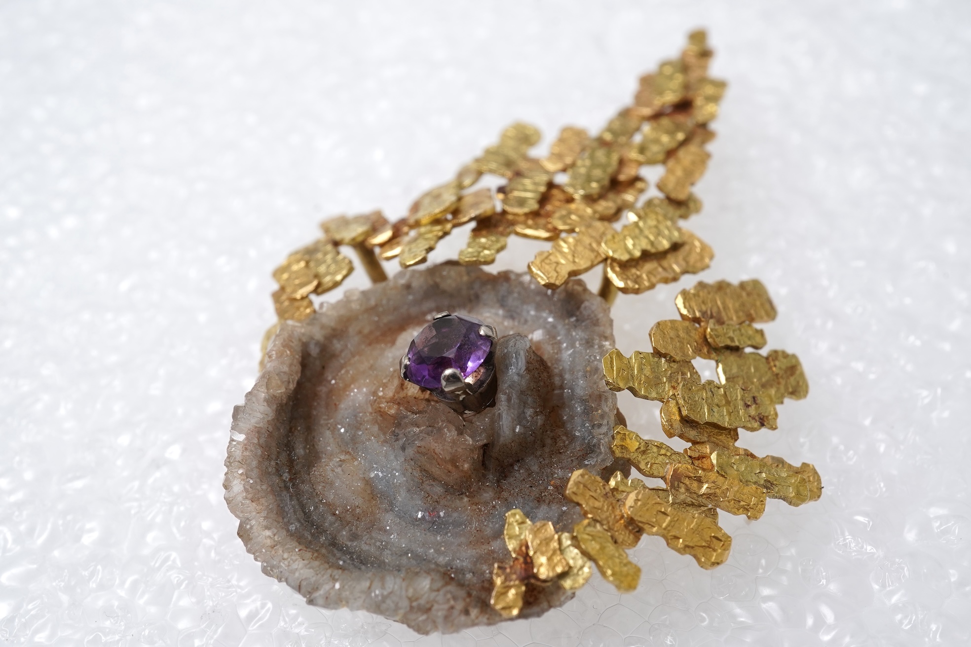 An 18ct gold, drusy quartz and amethyst pendant, circa 1970